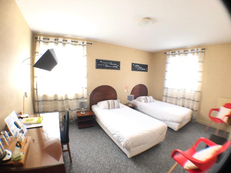Auv'Hotel Mauriac  Bagian luar foto