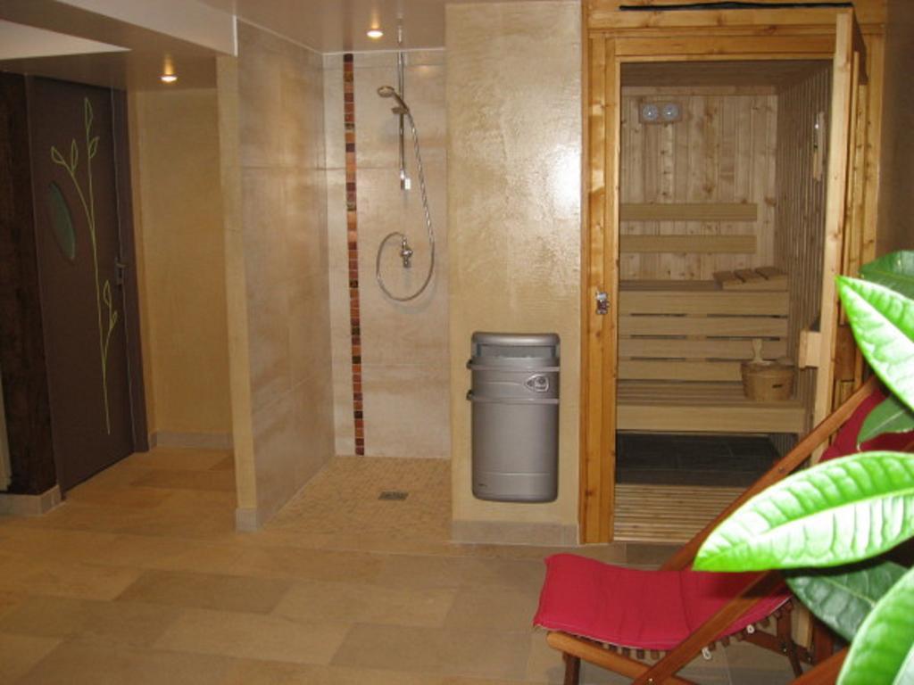 Auv'Hotel Mauriac  Bagian luar foto