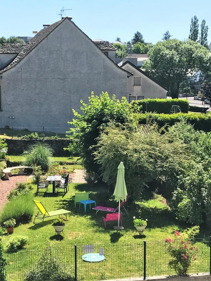 Auv'Hotel Mauriac  Bagian luar foto