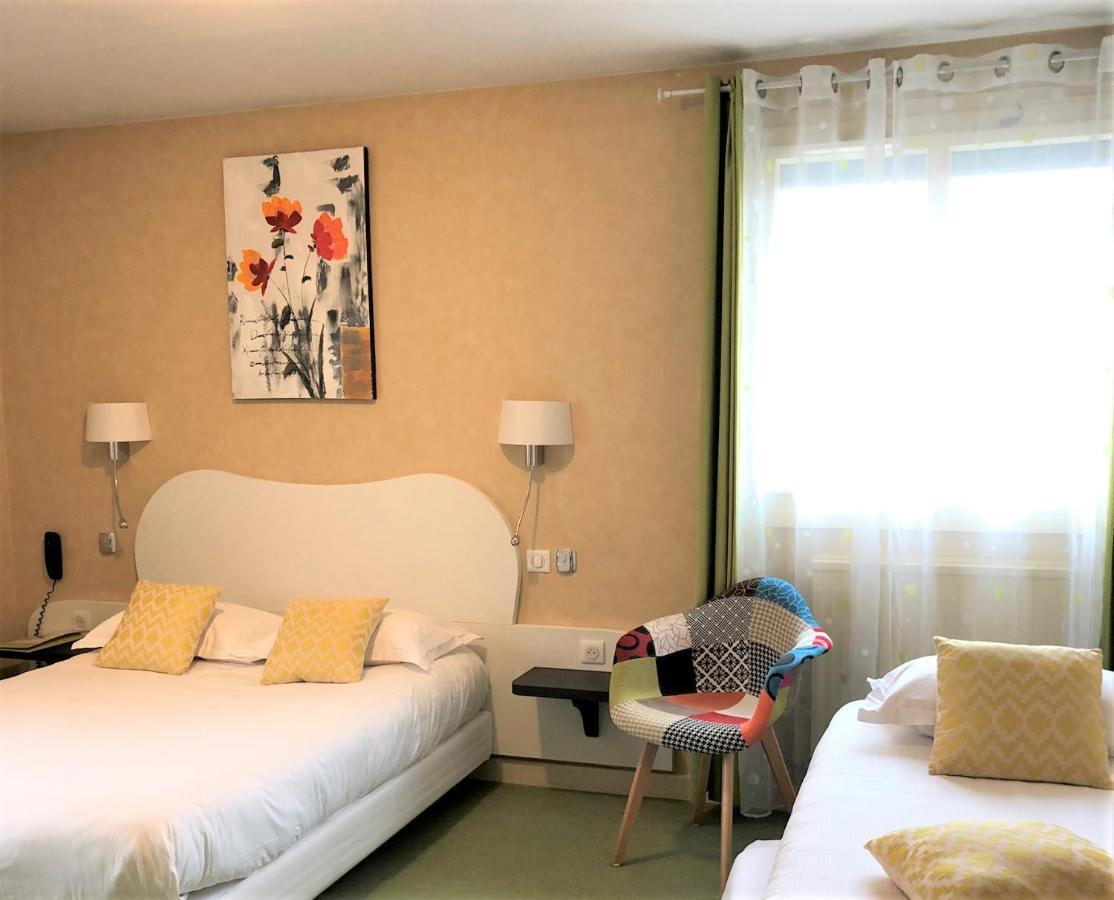 Auv'Hotel Mauriac  Bagian luar foto