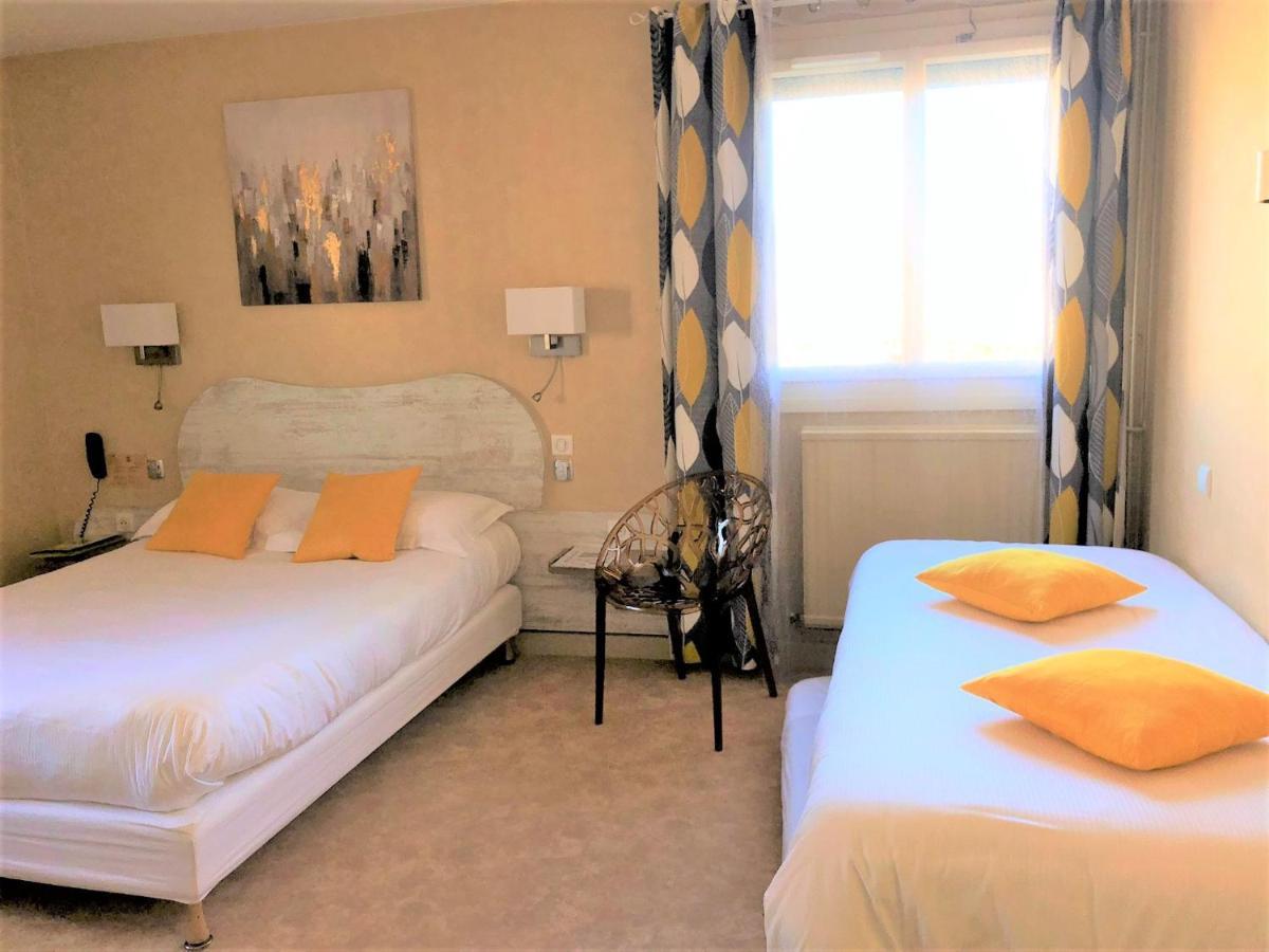 Auv'Hotel Mauriac  Bagian luar foto