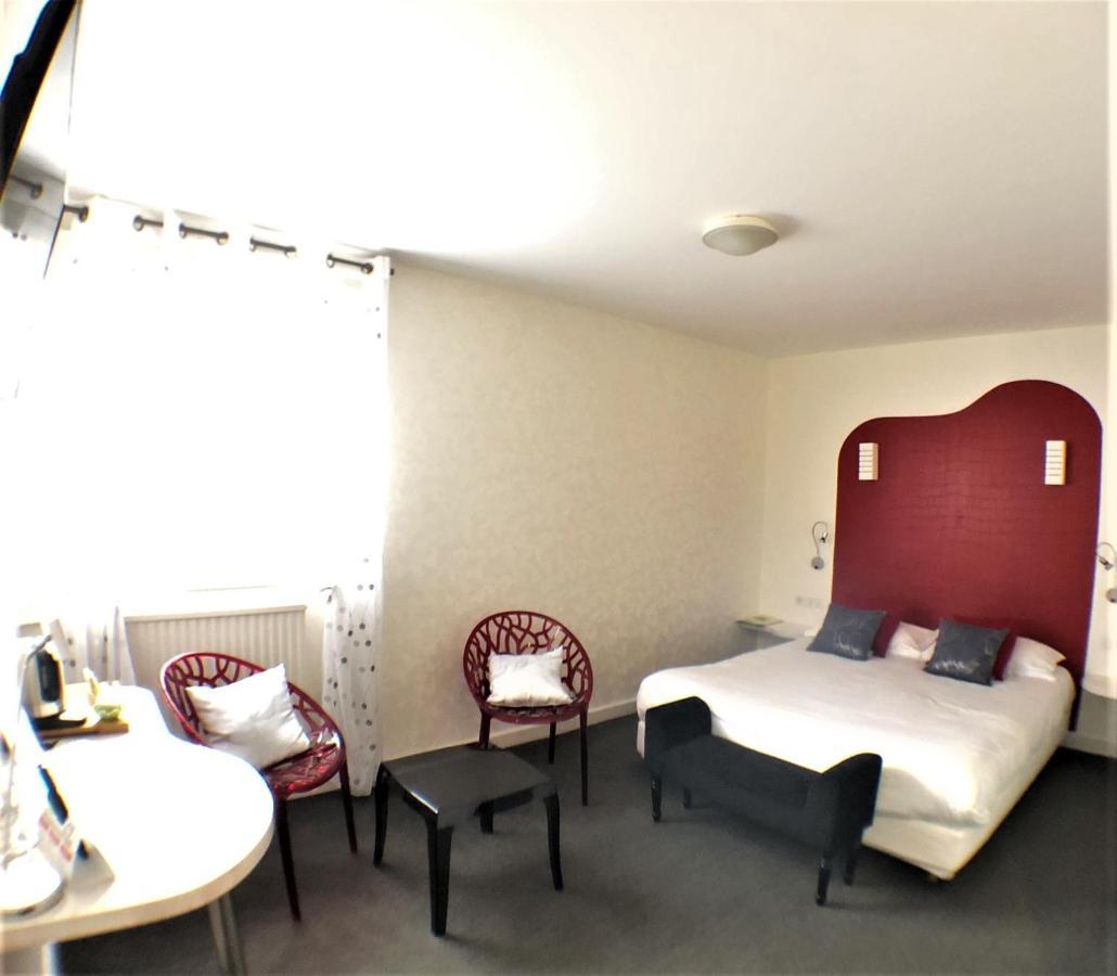 Auv'Hotel Mauriac  Bagian luar foto