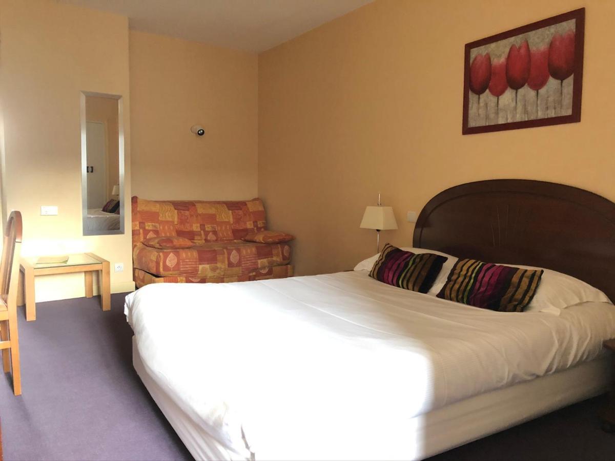 Auv'Hotel Mauriac  Bagian luar foto